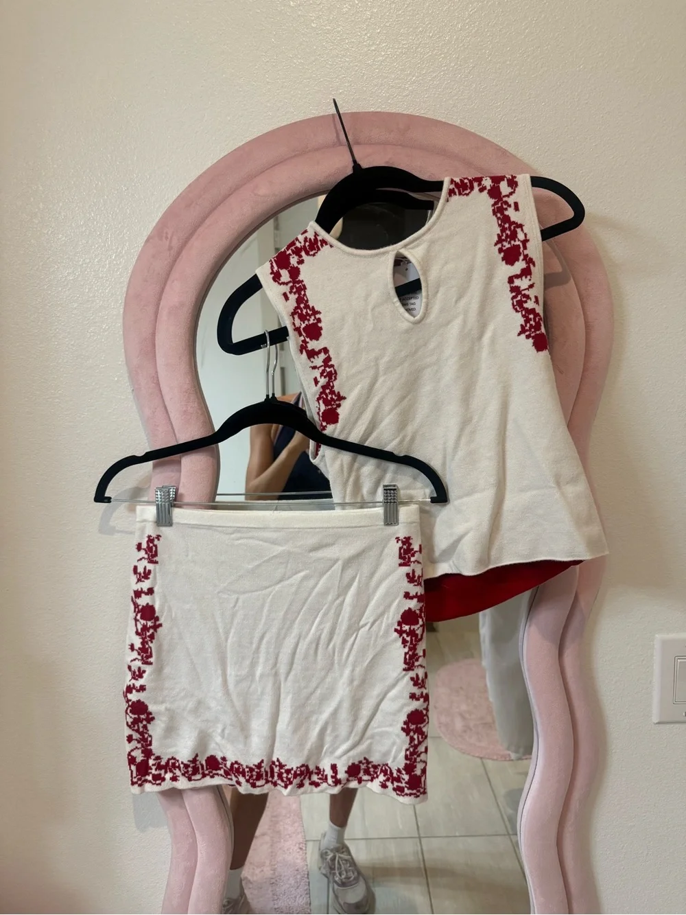 NWT Reversible Two-Piece Set with Red Floral Trim